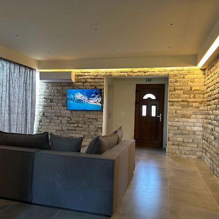 Aqua Luxury Suites By Estia Ρόδα Εξωτερικό φωτογραφία