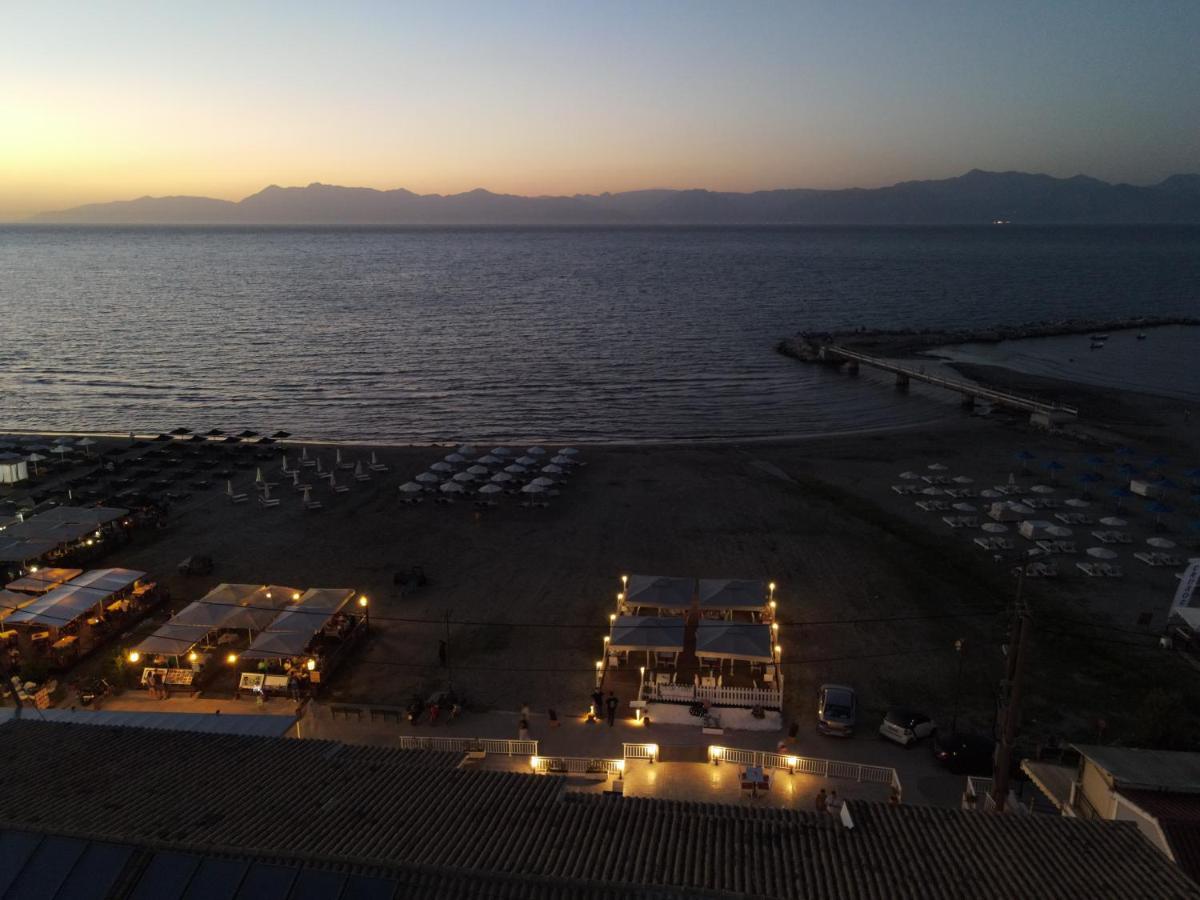 Aqua Luxury Suites By Estia Ρόδα Εξωτερικό φωτογραφία